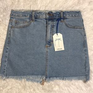 NWT size 7 light wash denim skirt